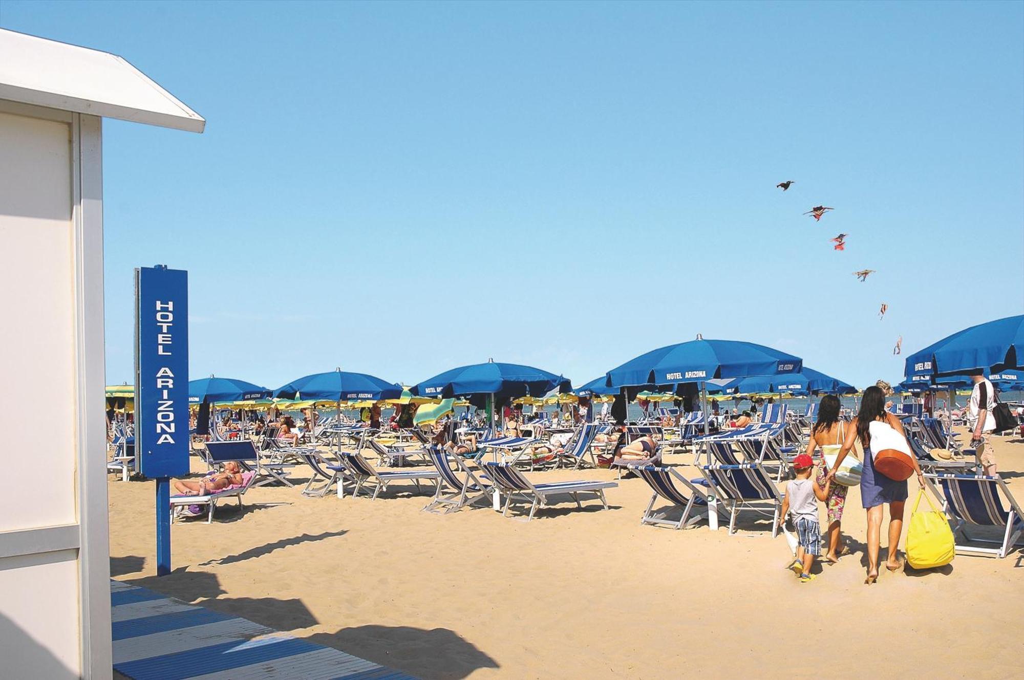 Hotel Arizona Lignano Sabbiadoro Exterior photo