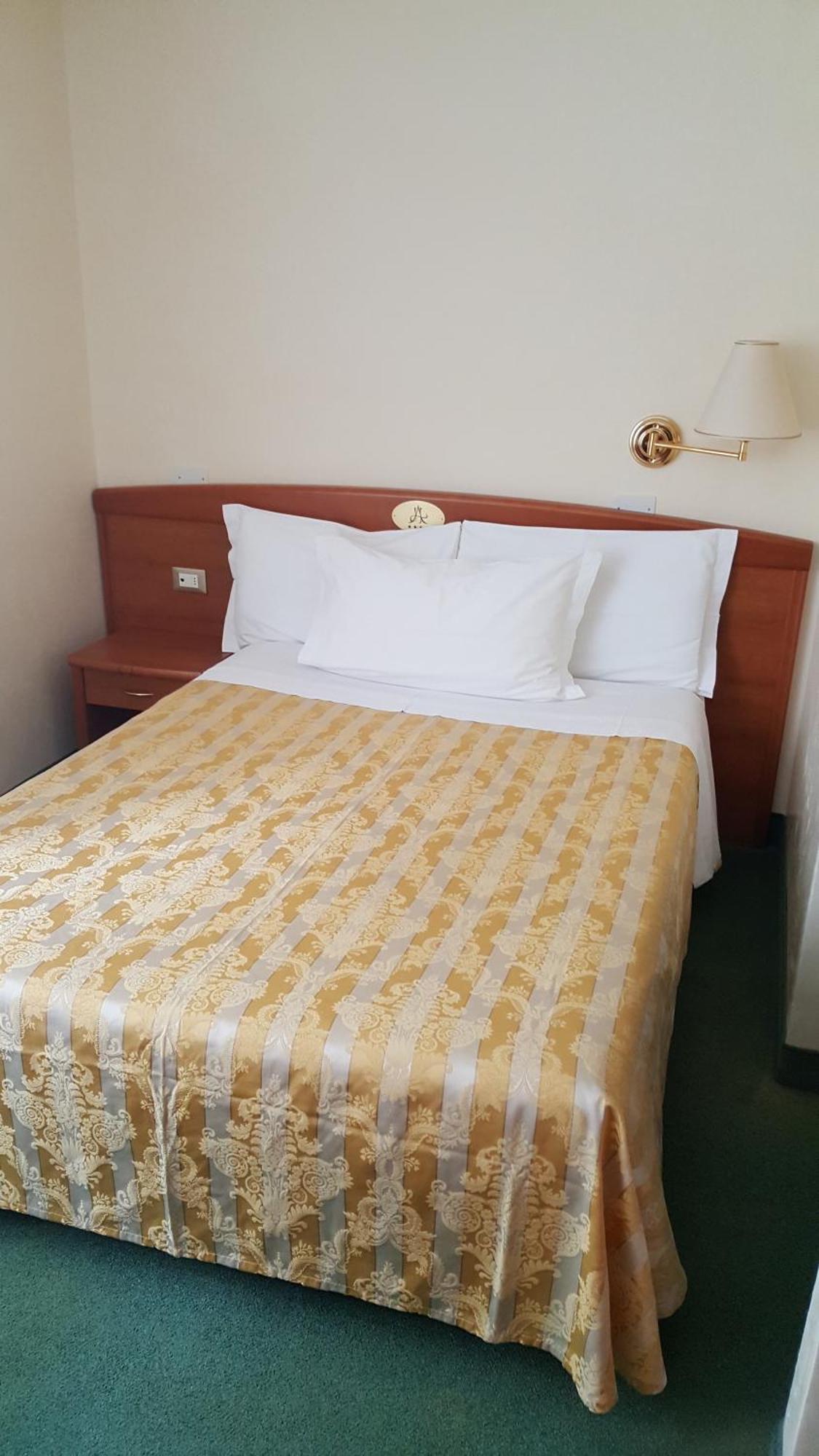 Hotel Arizona Lignano Sabbiadoro Room photo