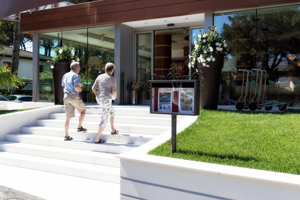 Hotel Arizona Lignano Sabbiadoro Exterior photo